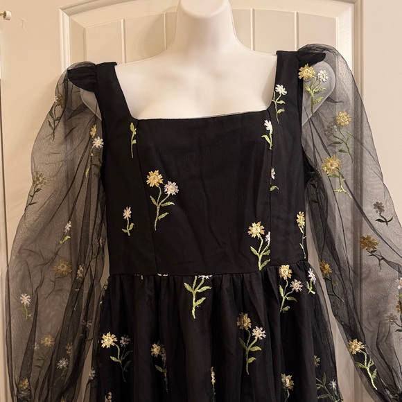 NWOT Elegant Black Floral Midi Dress - Picture 2 of 10